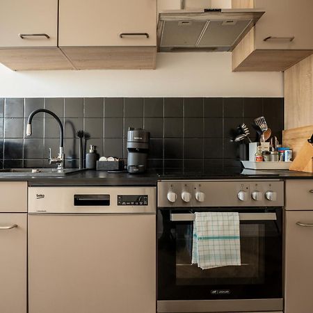 Airport Apartment Fuer 4 - Smart Tv - Kueche - Echarger Hamburg Eksteriør bilde