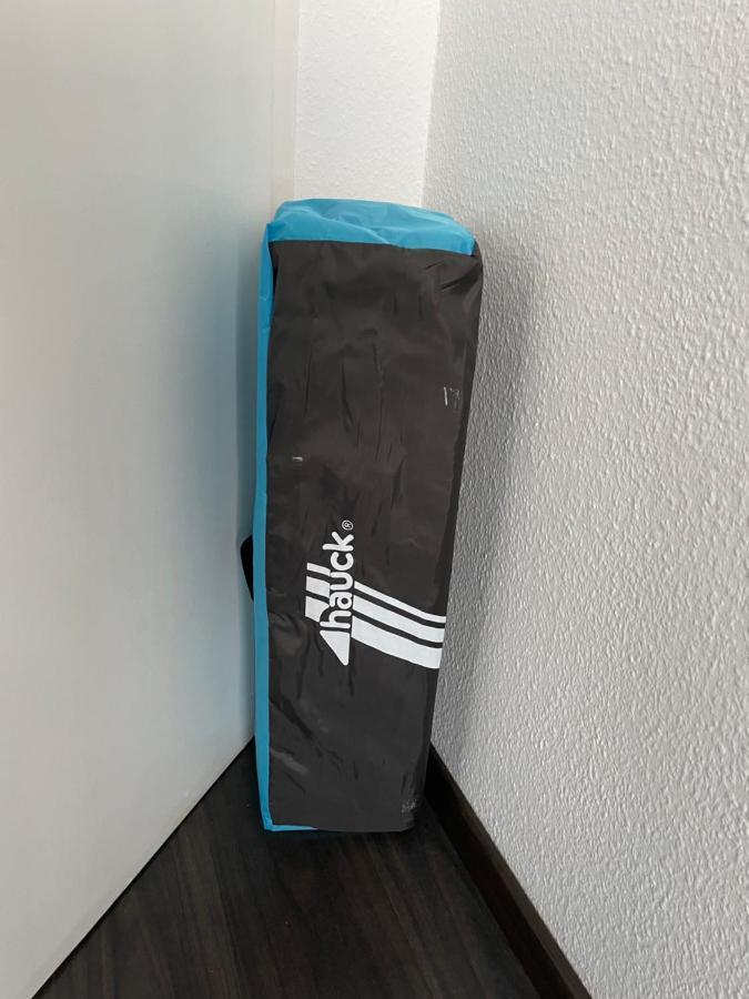 Airport Apartment Fuer 4 - Smart Tv - Kueche - Echarger Hamburg Eksteriør bilde