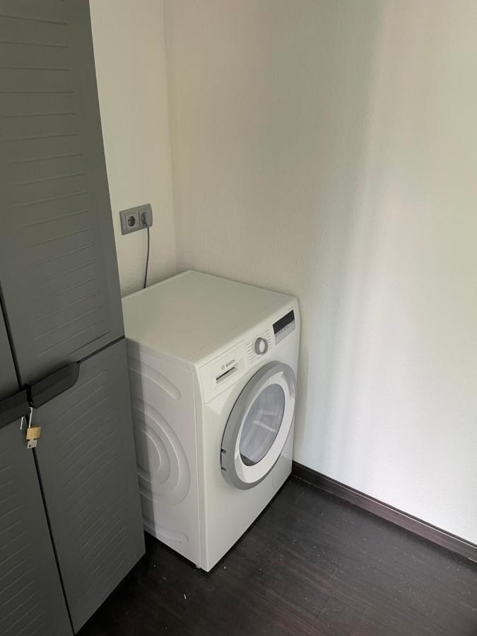 Airport Apartment Fuer 4 - Smart Tv - Kueche - Echarger Hamburg Eksteriør bilde