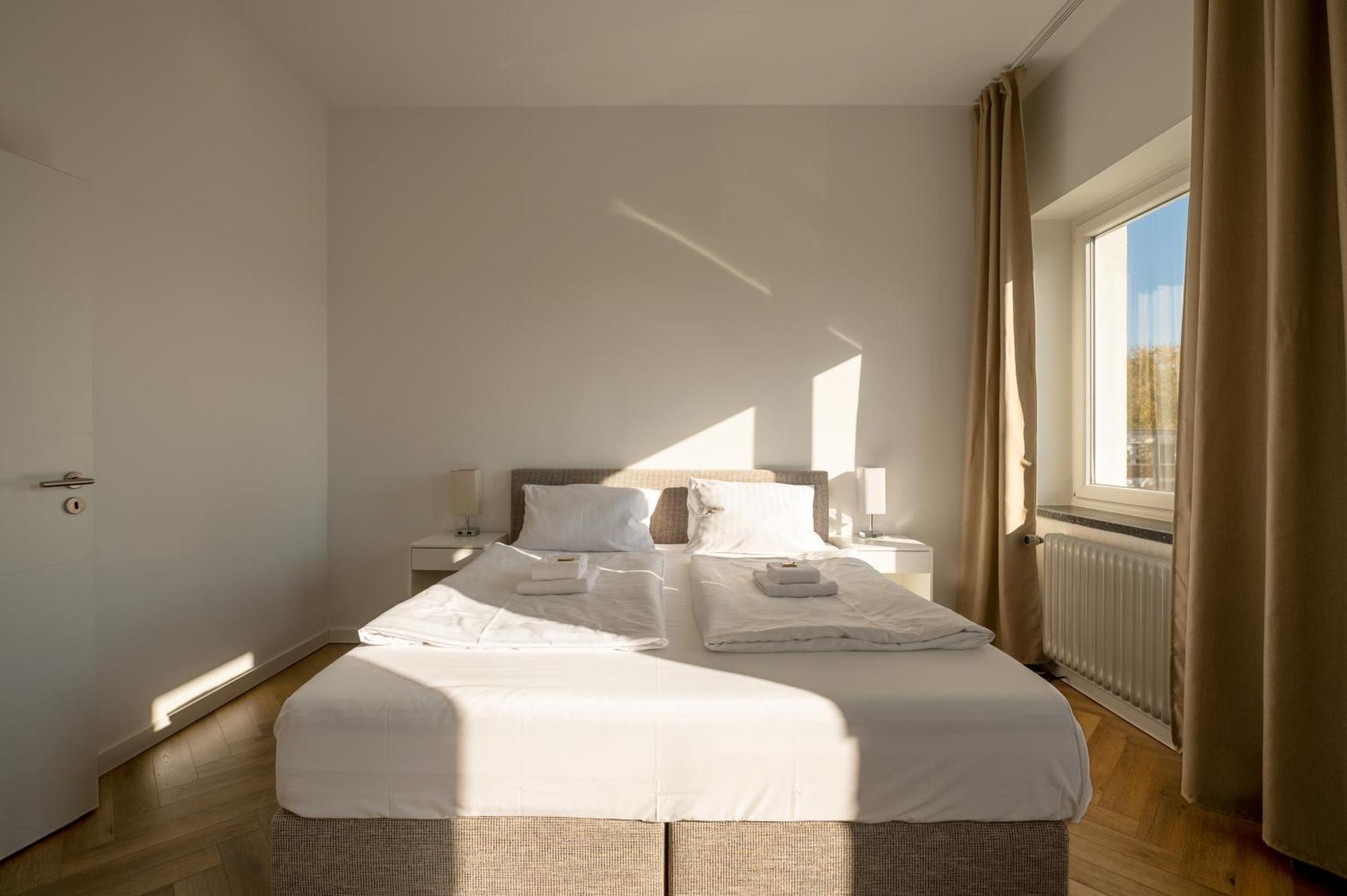 Airport Apartment Fuer 4 - Smart Tv - Kueche - Echarger Hamburg Eksteriør bilde